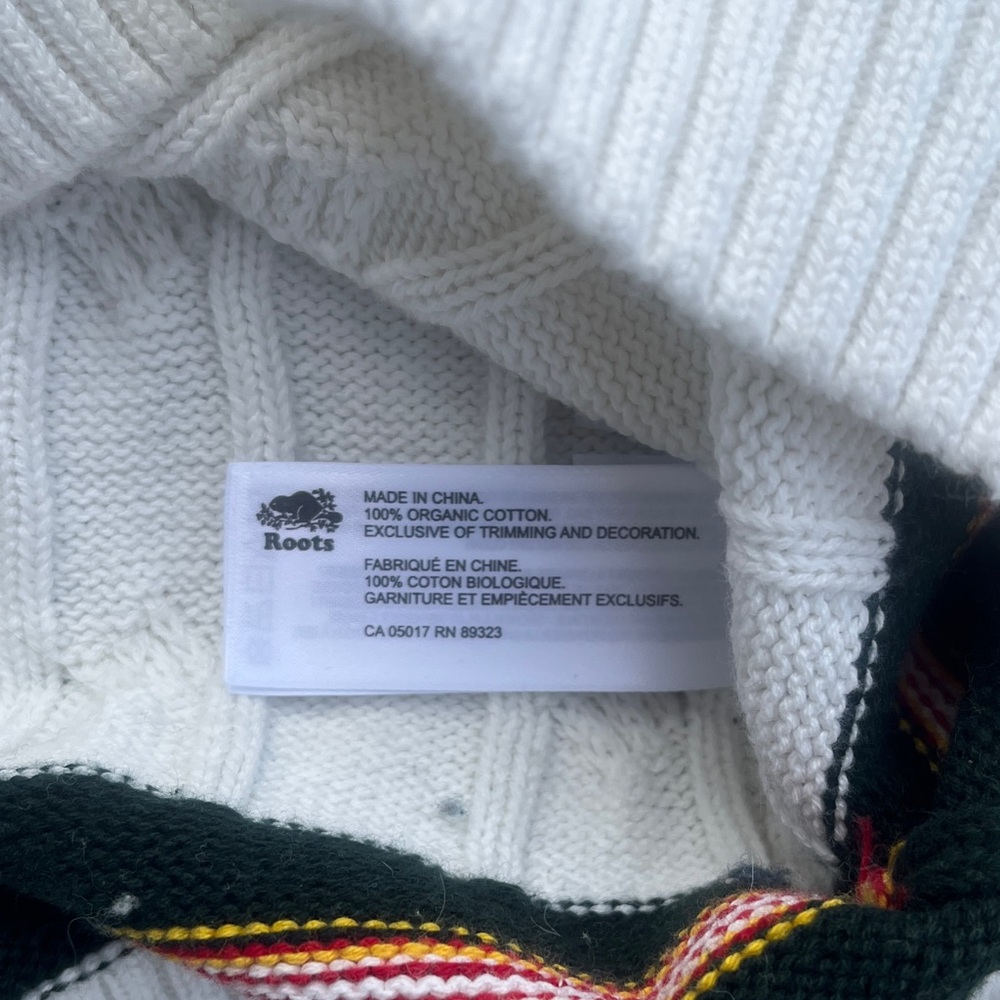 Roots Cable-Knit V-Neck Cricket Sweater with Green and Tan TrimSize Large - Picture 10 of 11
